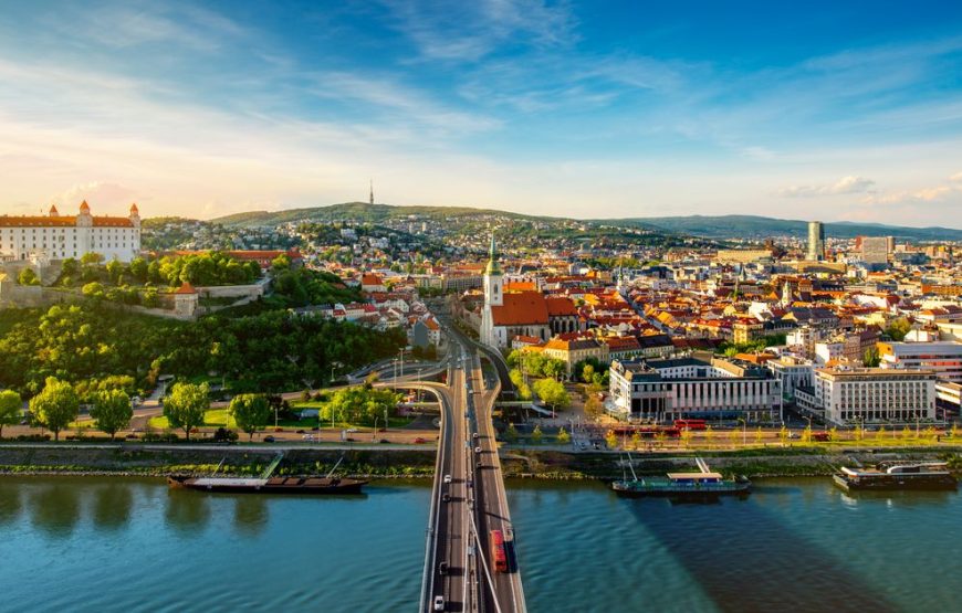 Bratislava Yeni İl Turu 2027 – Slovakiyada Yeni İl Səyahəti 🎄✨