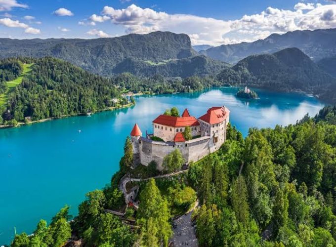 Lyublyana Turu 2026 – Sloveniyanın Füsunkar Paytaxtını Kəşf Edin ✨